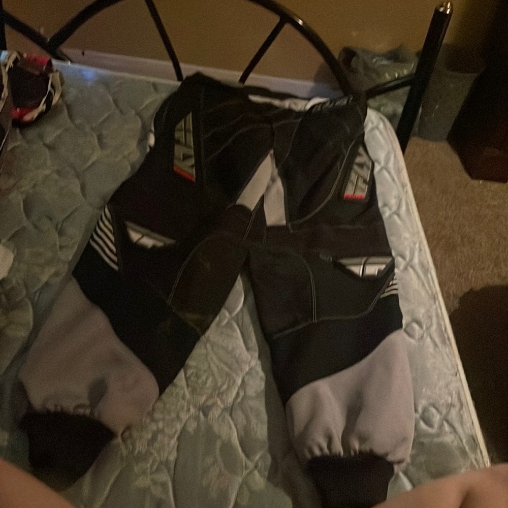 Fly racing size medium not guys and girls can wear it